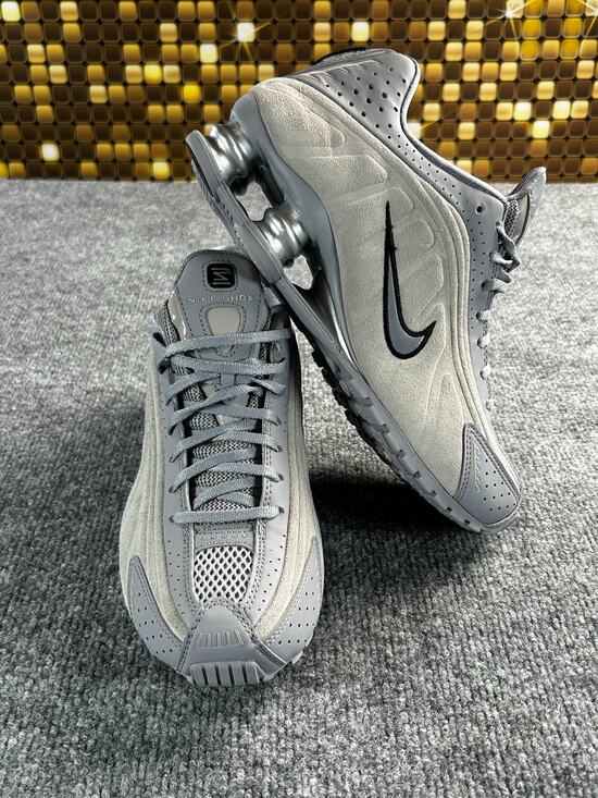 Nike Shoes - Nike Shox R4 Women's 7 Wolf Grey Metallic Silver